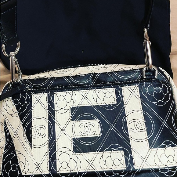 Authentic Channel camera bag full set dust bag, tag, card please serious buyers - Picture 11 of 11